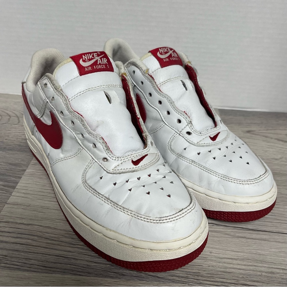 RARE Vintage Nike 307109-165 2005 Red & White "Valentines Day" Air Force 1